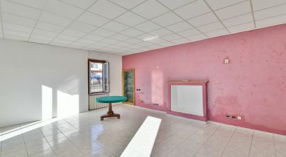 Quadrilocale di 162 m² a Cabiate (22060)