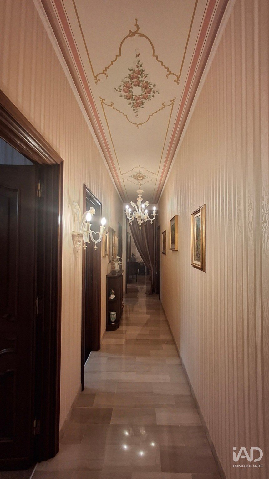 Appartamento 7 locali di 170 m² a Savona (17100)