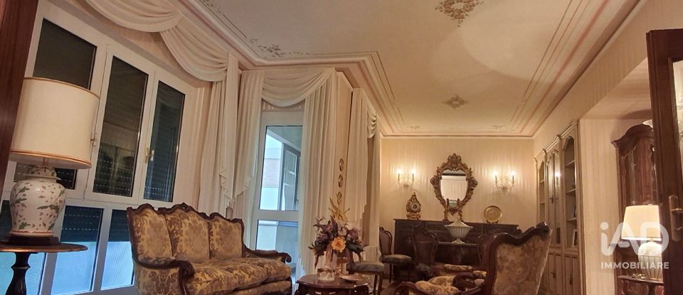 Appartamento 7 locali di 170 m² a Savona (17100)