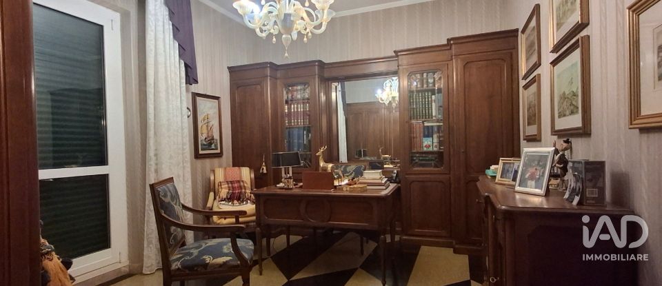 Appartamento 7 locali di 170 m² a Savona (17100)