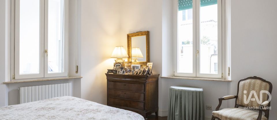 Apartment 7 rooms of 162 m² in Ancona (60131)