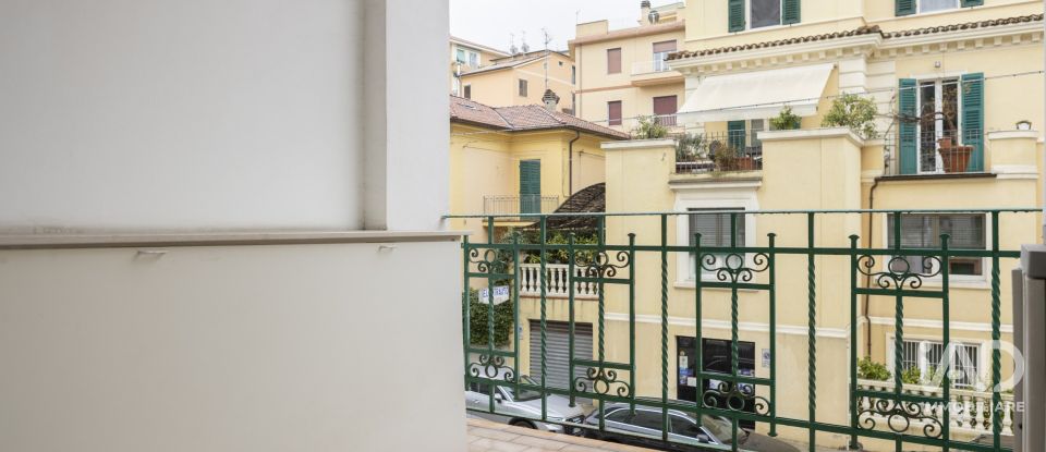 Apartment 7 rooms of 162 m² in Ancona (60131)
