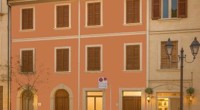 Appartamento 6 locali di 217 m² a Camerano (60021)