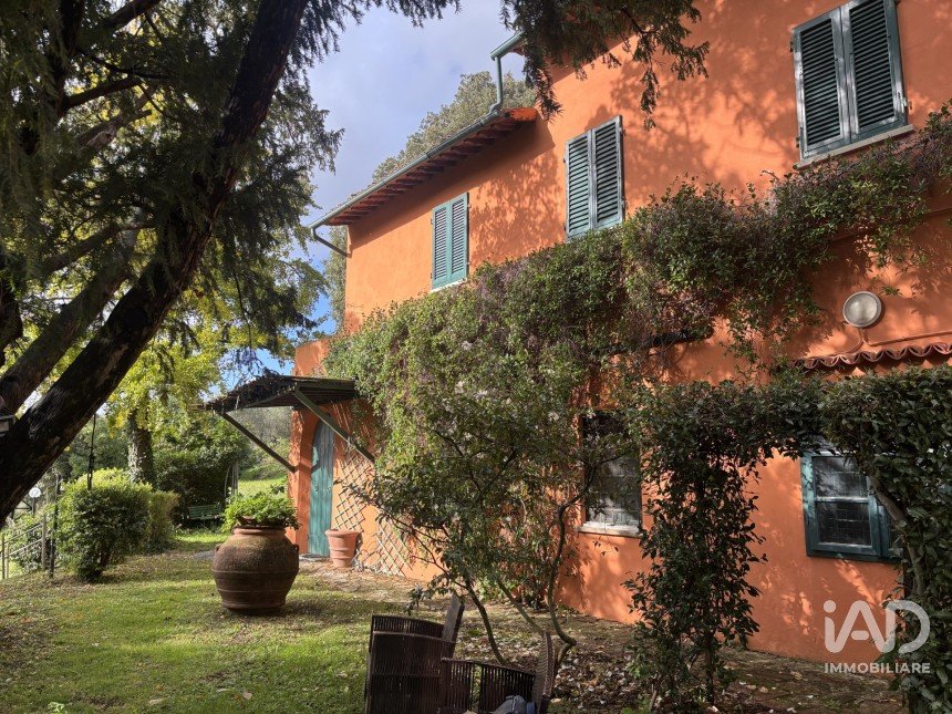 Casale 13 locali di 580 m² in San Giuliano Terme (56017)