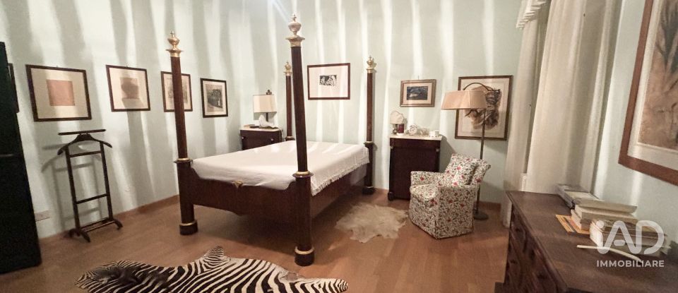 Casale 13 locali di 580 m² in San Giuliano Terme (56017)