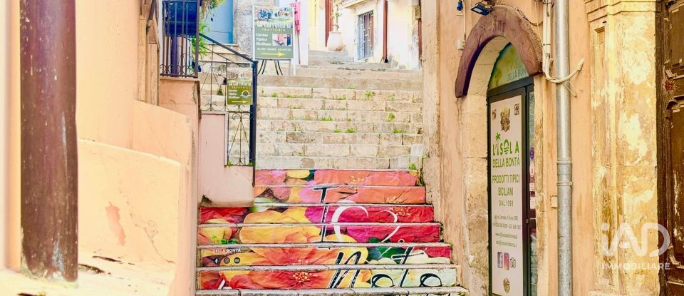 Townhouse 3 rooms of 93 m² in Noto (96017)