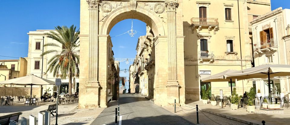 Townhouse 3 rooms of 93 m² in Noto (96017)