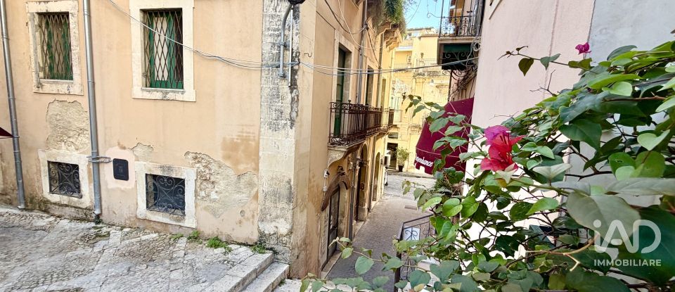 Townhouse 3 rooms of 93 m² in Noto (96017)