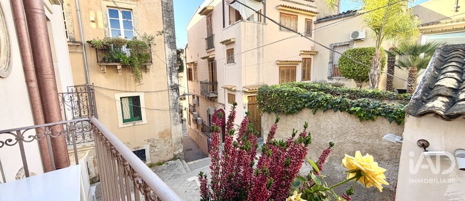 Townhouse 3 rooms of 93 m² in Noto (96017)