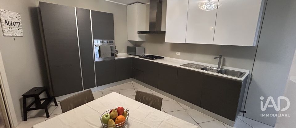 Three-room apartment of 120 m² in Meda (20821)