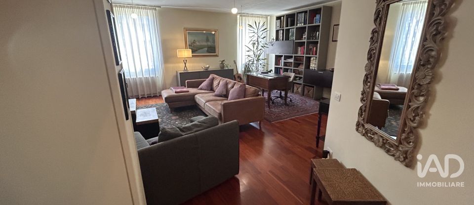 Three-room apartment of 120 m² in Meda (20821)