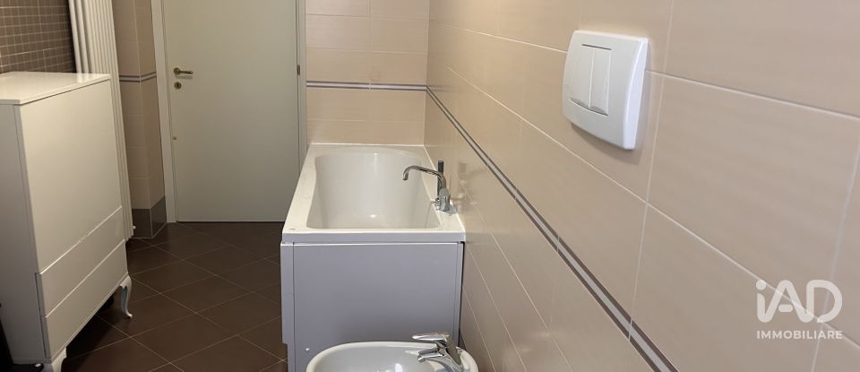 Three-room apartment of 120 m² in Meda (20821)