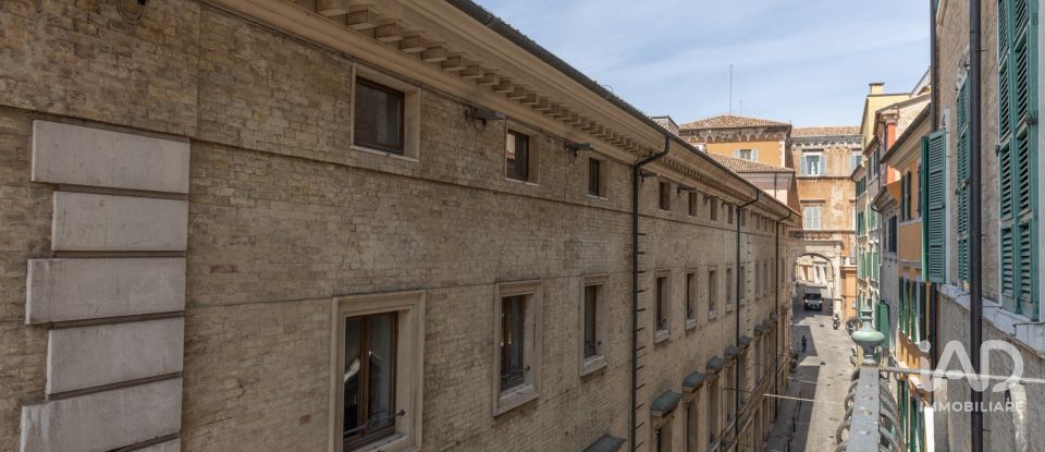 Appartamento 7 locali di 250 m² a Ancona (60121)