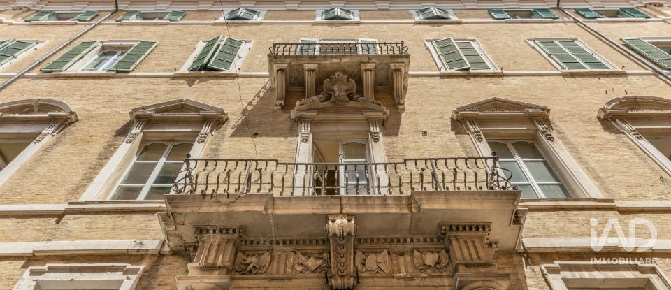 Appartamento 7 locali di 250 m² a Ancona (60121)