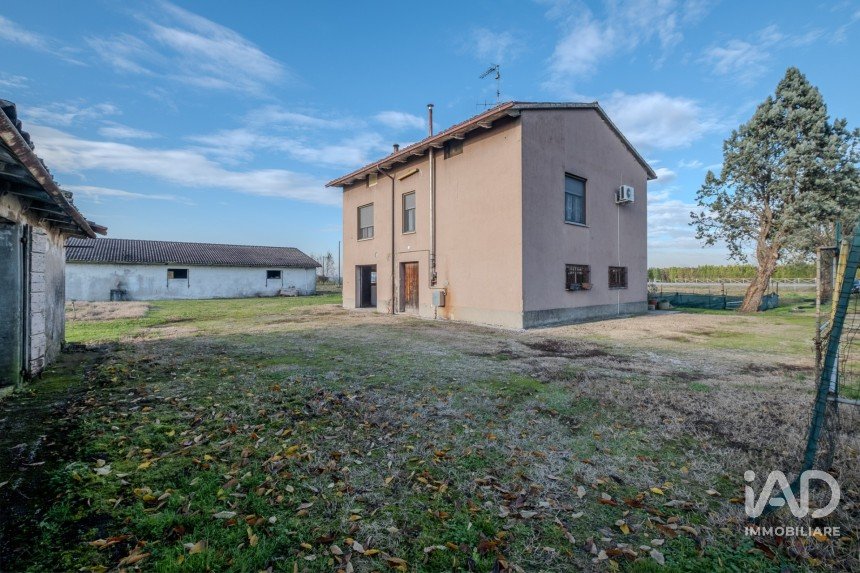 House 6 rooms of 194 m² in Gazoldo degli Ippoliti (46040)