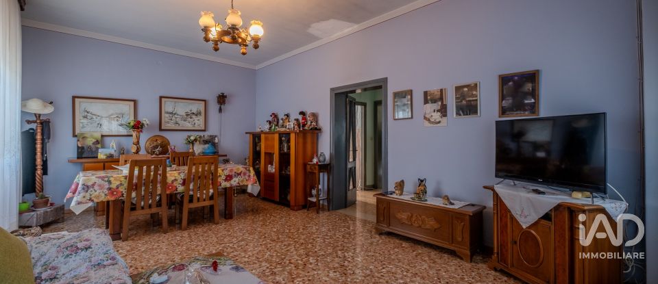 House 6 rooms of 194 m² in Gazoldo degli Ippoliti (46040)