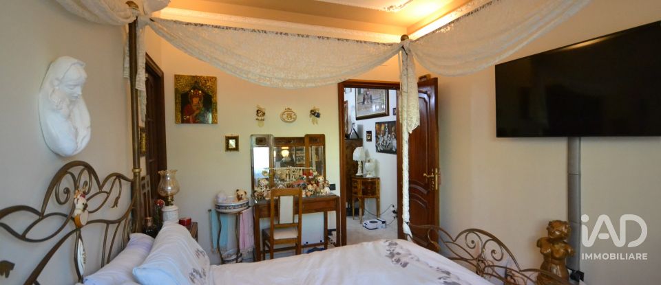 Apartment 5 rooms of 107 m² in Genova (16159)