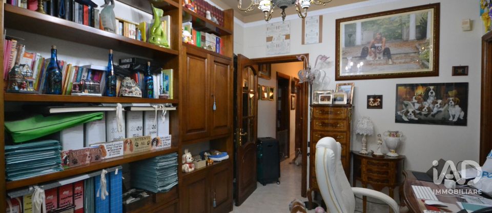 Apartment 5 rooms of 107 m² in Genova (16159)