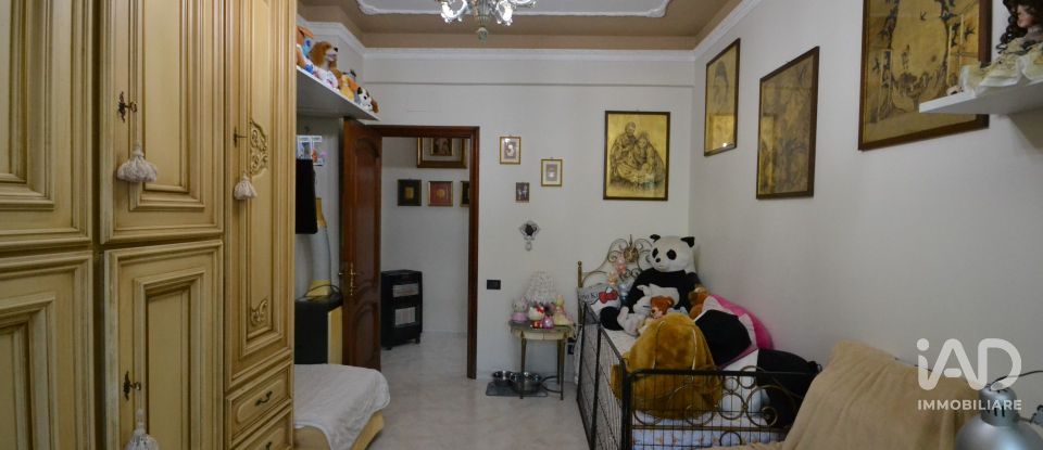 Apartment 5 rooms of 107 m² in Genova (16159)