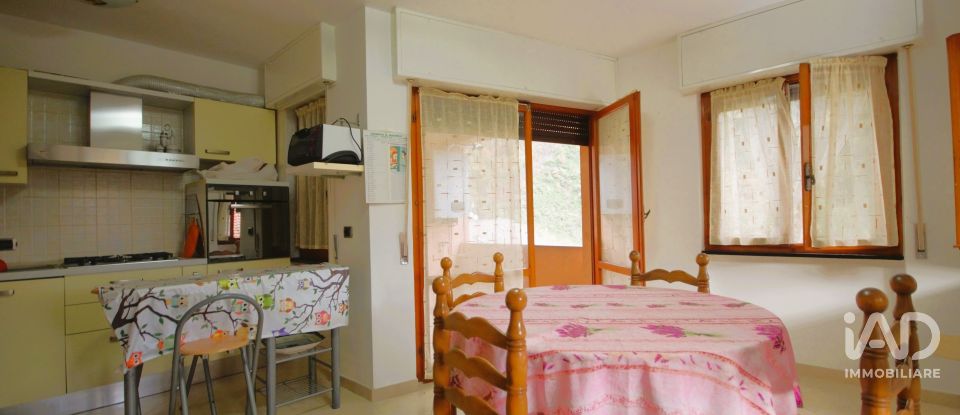 Apartment 7 rooms of 90 m² in Moconesi (16047)