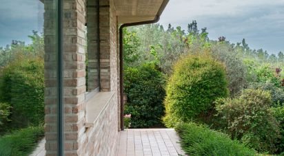 Casale 8 locali di 350 m² in Assisi (06081)