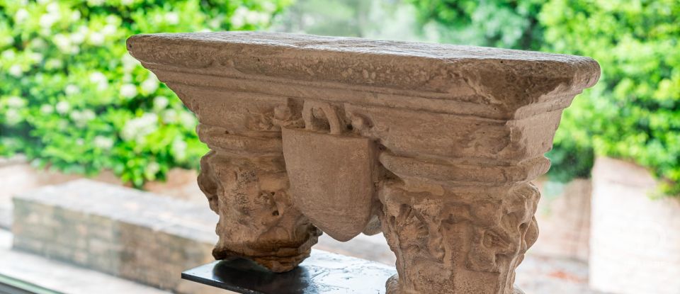 Casale 8 locali di 350 m² in Assisi (06081)