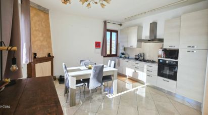 Casa indipendente / Villa 8 locali di 149 m² in Castel di Lama (63082)