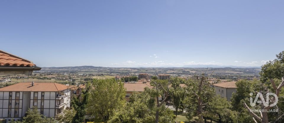 Four-room apartment of 93 m² in Osimo (60027)