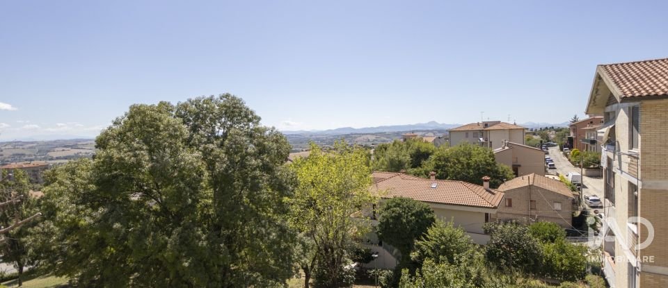 Four-room apartment of 93 m² in Osimo (60027)