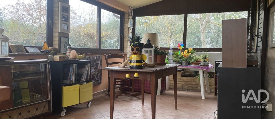 Villa Bifamiliare 8 locali di 318 m² a Montecosaro (62010)