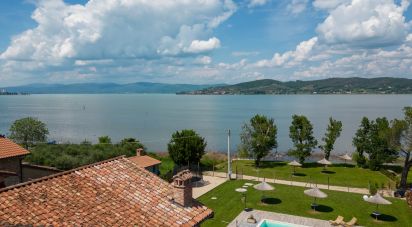 Casale 13 locali di 900 m² in Perugia (06132)