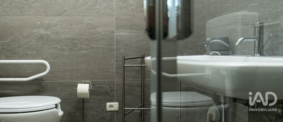 Casale 13 locali di 900 m² in Perugia (06132)