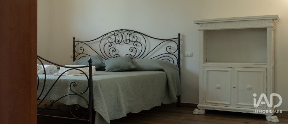 Casale 13 locali di 900 m² in Perugia (06132)