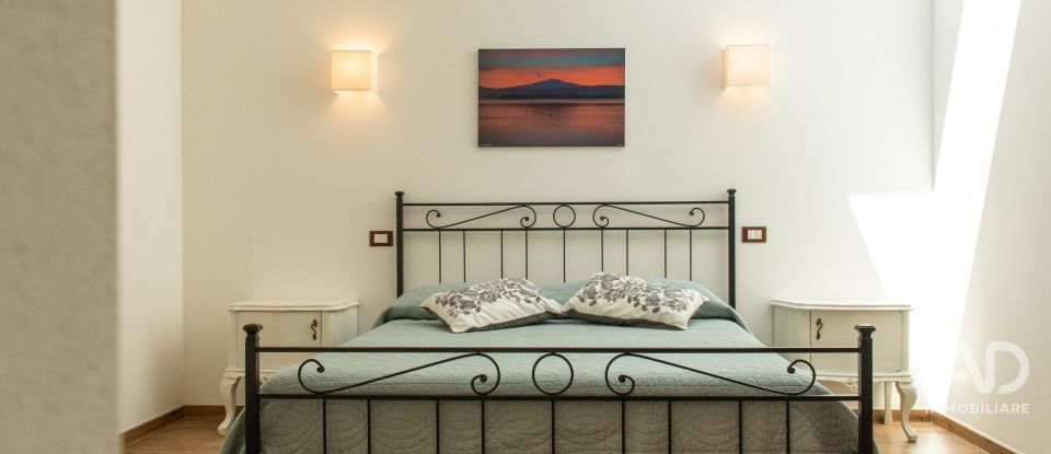 Casale 13 locali di 900 m² in Perugia (06132)