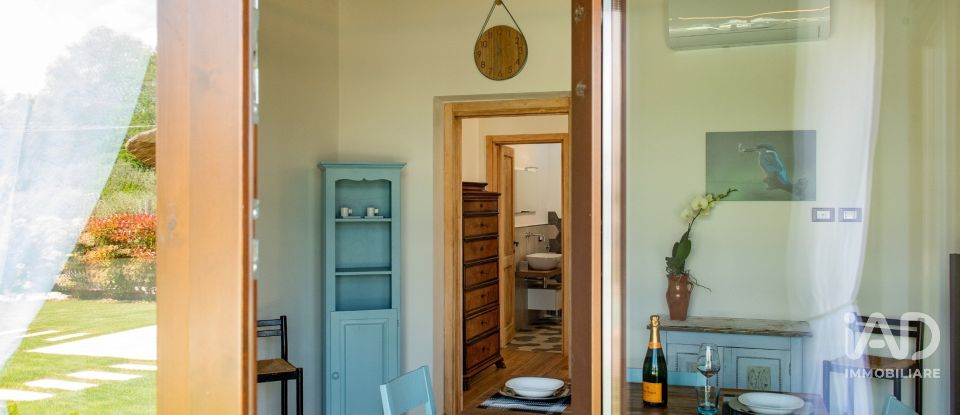 Casale 13 locali di 900 m² in Perugia (06132)