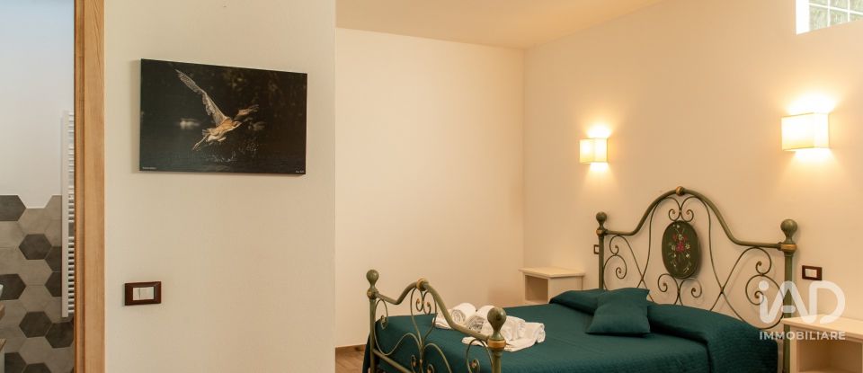 Casale 13 locali di 900 m² in Perugia (06132)