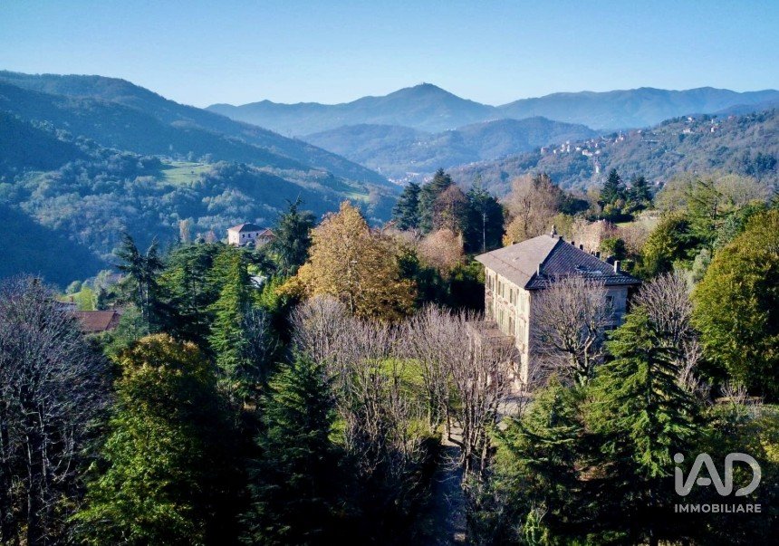 Barn conversion 27 rooms of 3,000 m² in Mignanego (16018)