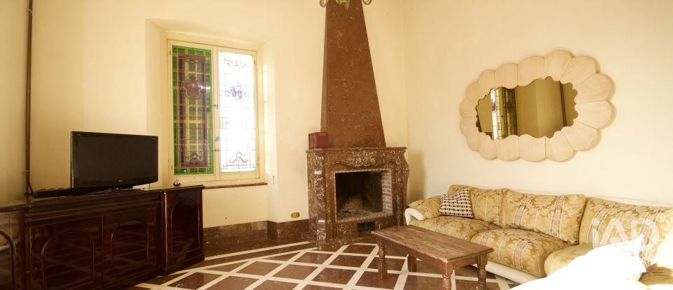 Barn conversion 27 rooms of 3,000 m² in Mignanego (16018)