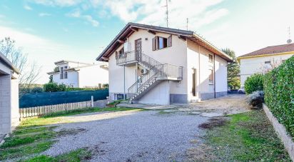 Casa indipendente / Villa 4 locali di 180 m² in Cantù (22063)