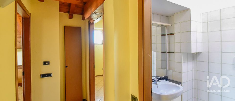 House 4 rooms of 180 m² in Cantù (22063)