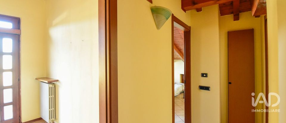 House 4 rooms of 180 m² in Cantù (22063)