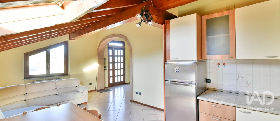 House 4 rooms of 180 m² in Cantù (22063)