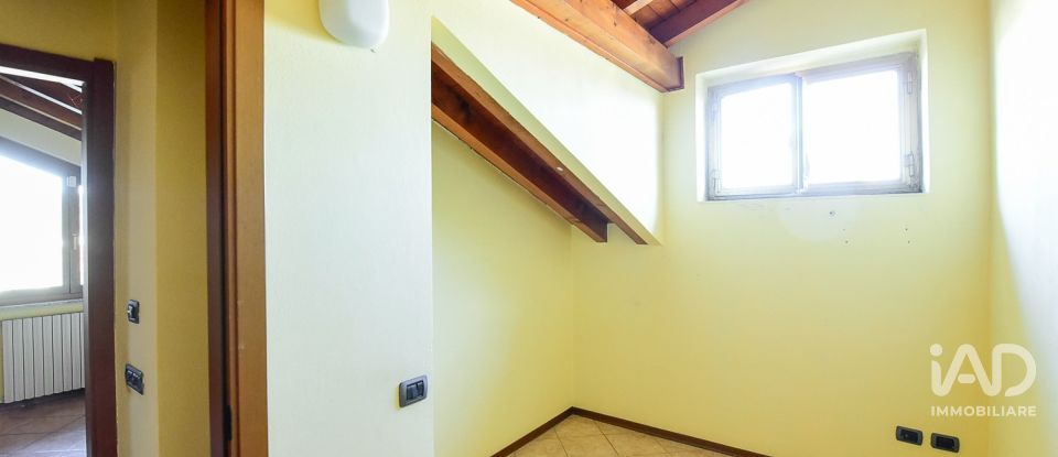 House 4 rooms of 180 m² in Cantù (22063)