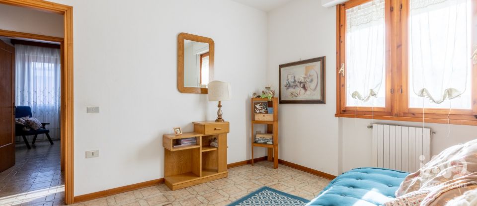 Casa indipendente / Villa 7 locali di 120 m² in Crespina (56040)