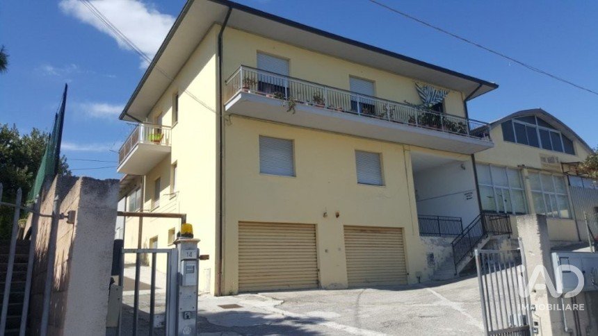 Three-room apartment of 75 m² in Potenza Picena (62018)