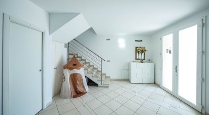 Casale 4 locali di 196 m² in Comacchio (44029)