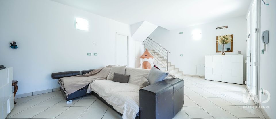 Casale 4 locali di 196 m² in Comacchio (44029)