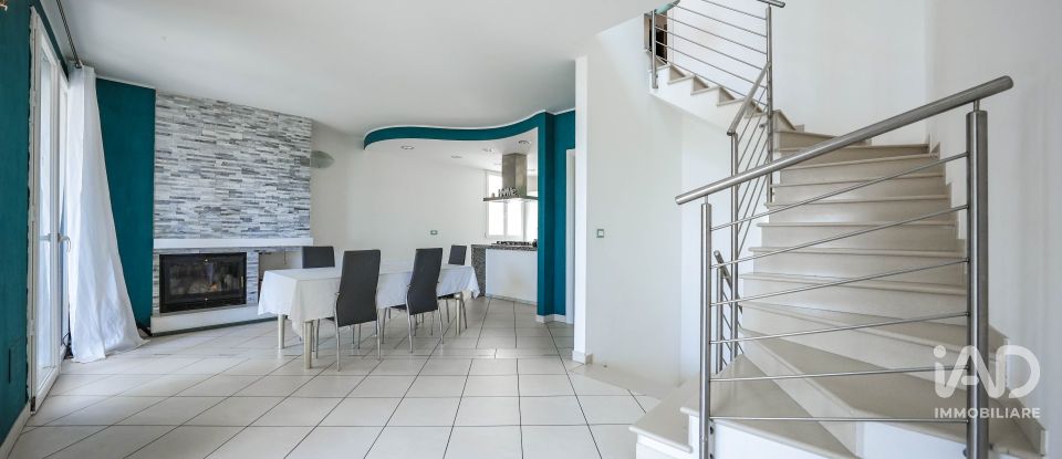 Casale 4 locali di 196 m² in Comacchio (44029)