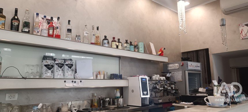 Shop / premises commercial of 55 m² in Lavagna (16033)