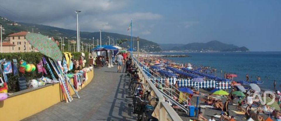 Shop / premises commercial of 55 m² in Lavagna (16033)